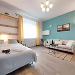 Sweet Dreams Panoramic Zodiac Dorobanti Апартаменты